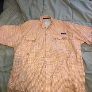 Columbia shirt used size XL.